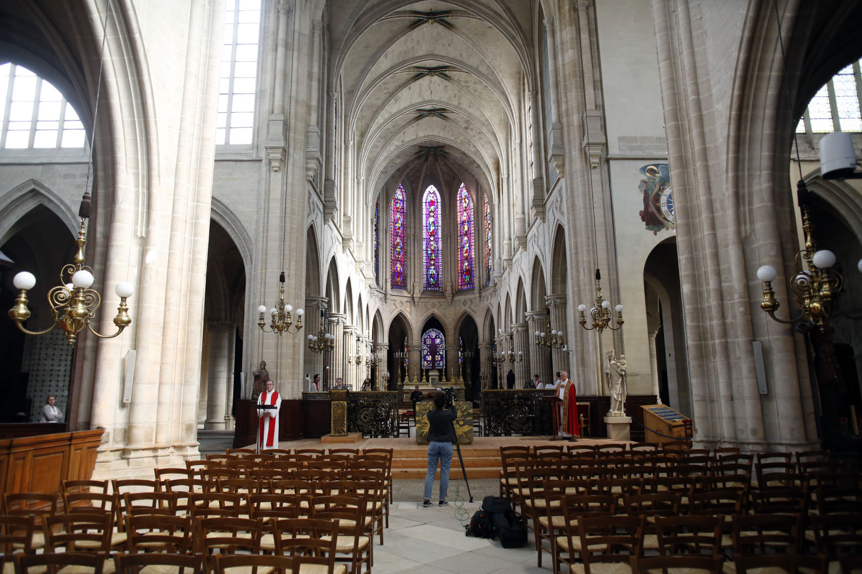 Virus Outbreak France
